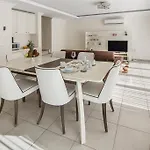 Apartment C1