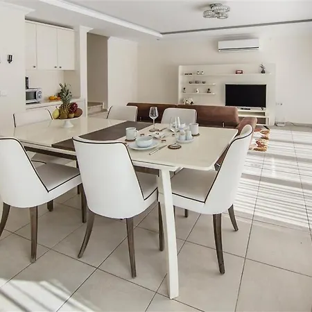 Apartment C1